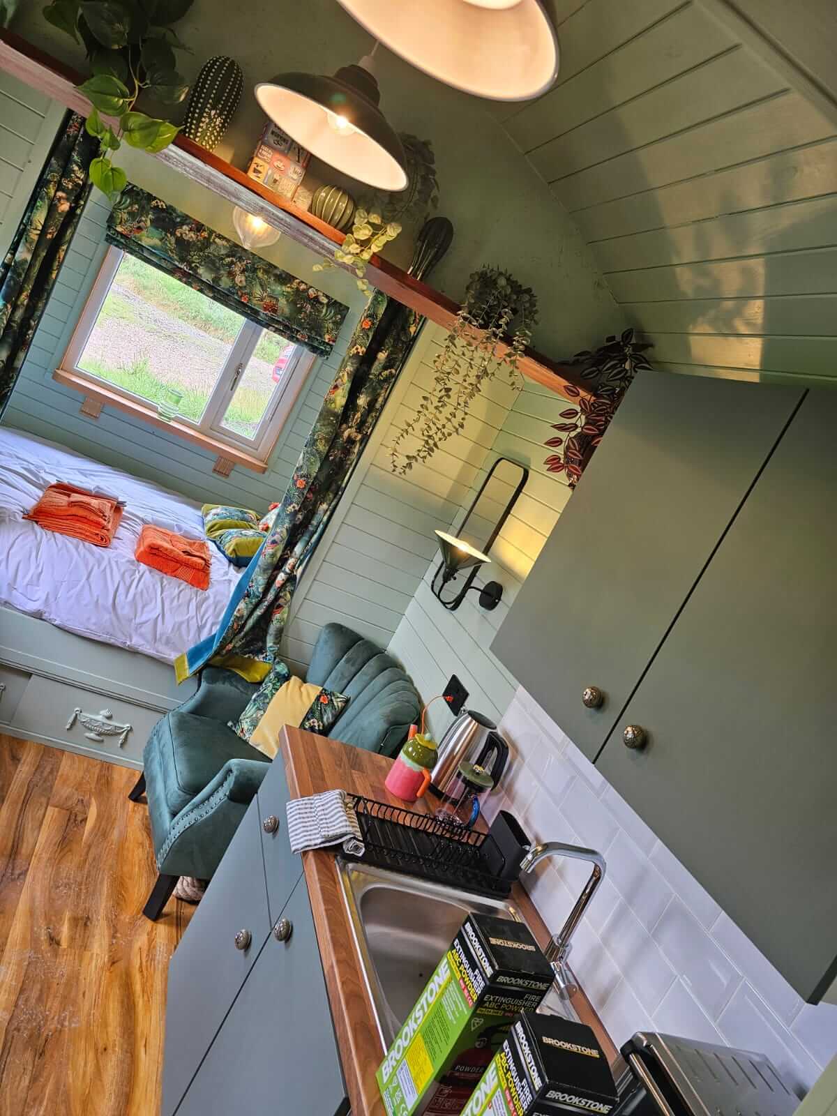 Hidden Fell Escapes - Mid Decorating Cabin